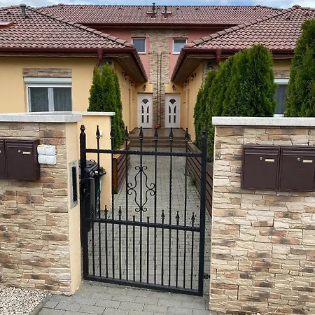 Deak Apartman דירה Gárdony