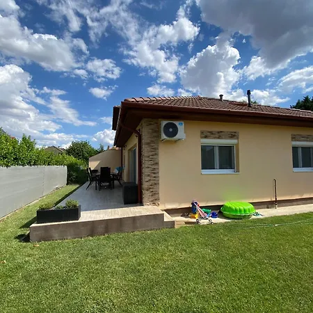 דירה Deak Apartman *